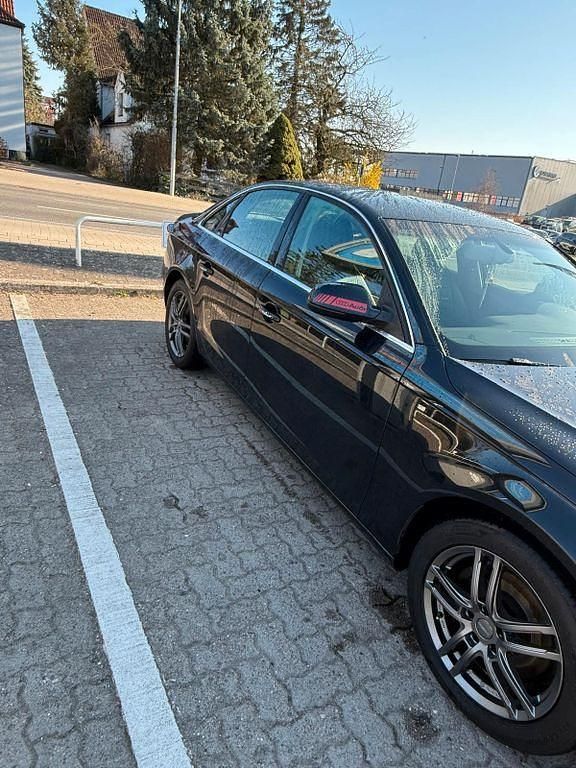 Second-hand Audi A4 Ambiente 170 CP (125 kW) 2012 Negru Berlinǎ