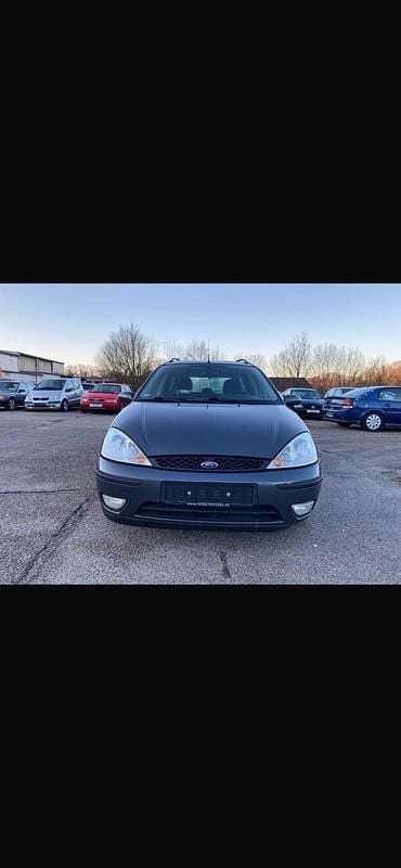 Grau Gebraucht 2004 Ford Focus Kombi | 1.250 € (Superpreis) - Bild 1/4