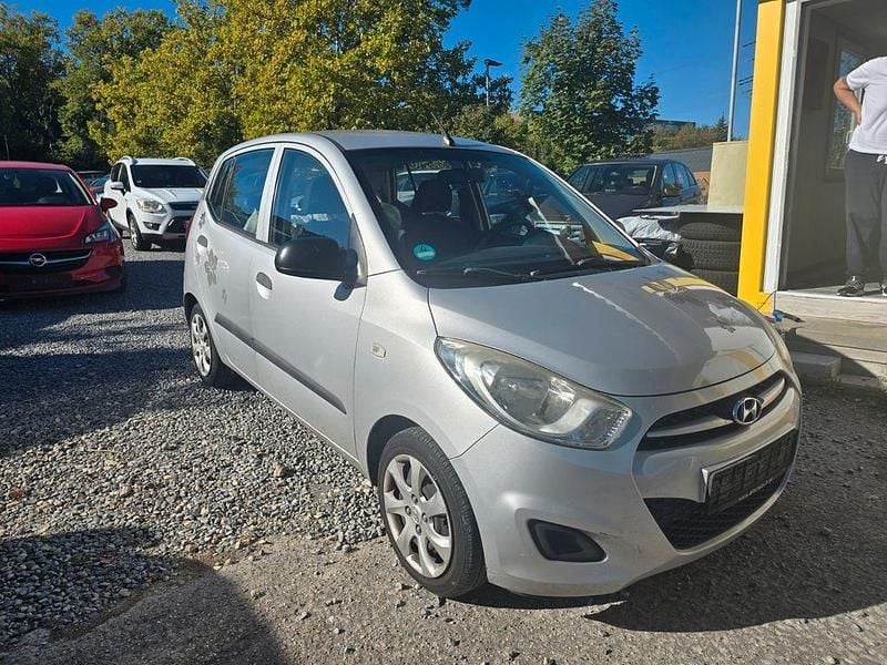 Silber Gebraucht 2012 Hyundai i10 Classic Kleinwagen | 999 € (Superpreis) - Bild 1/4