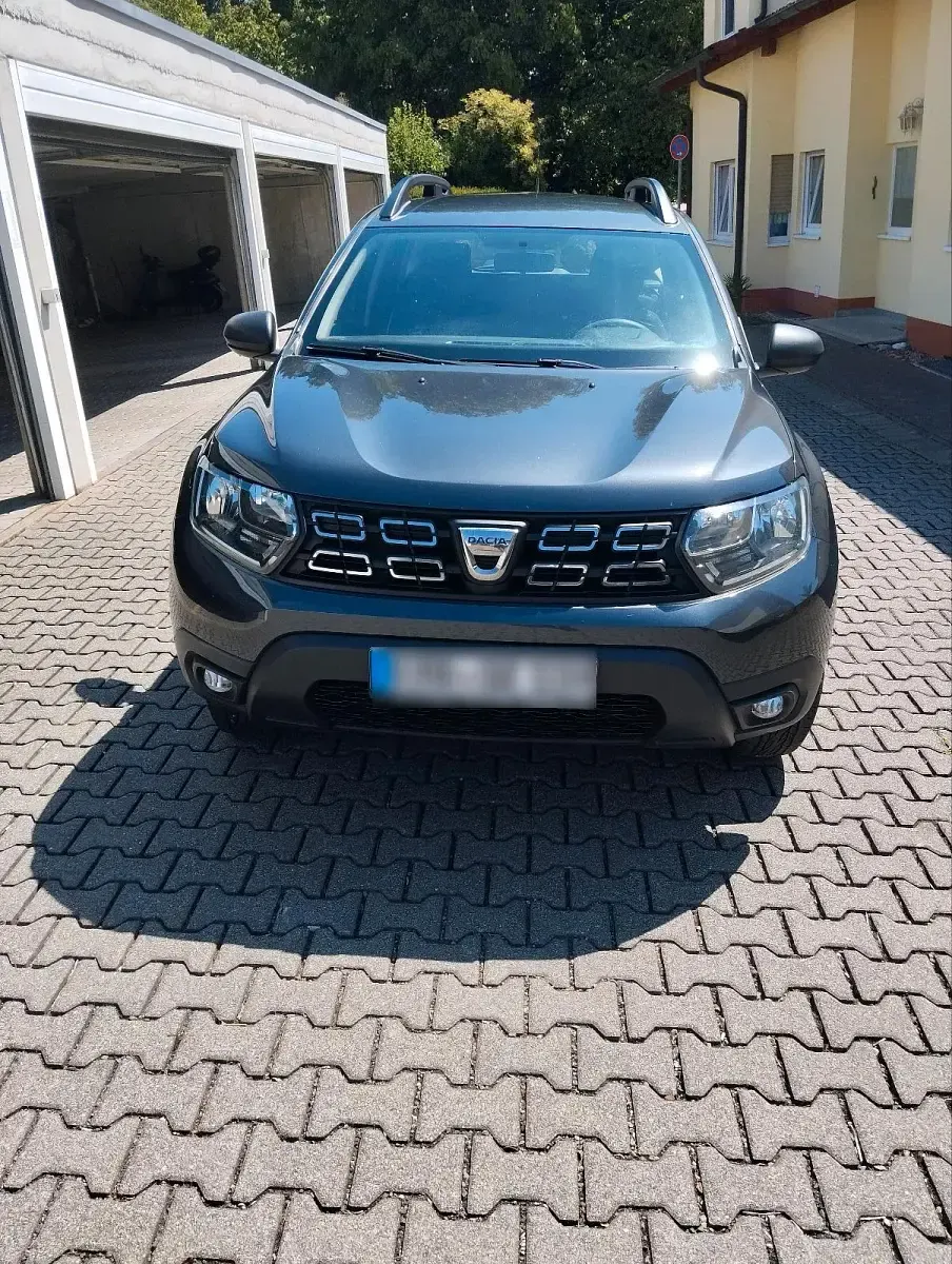 Gebraucht Dacia Duster Comfort 114 PS (83 kW) 2019 Grau SUV
