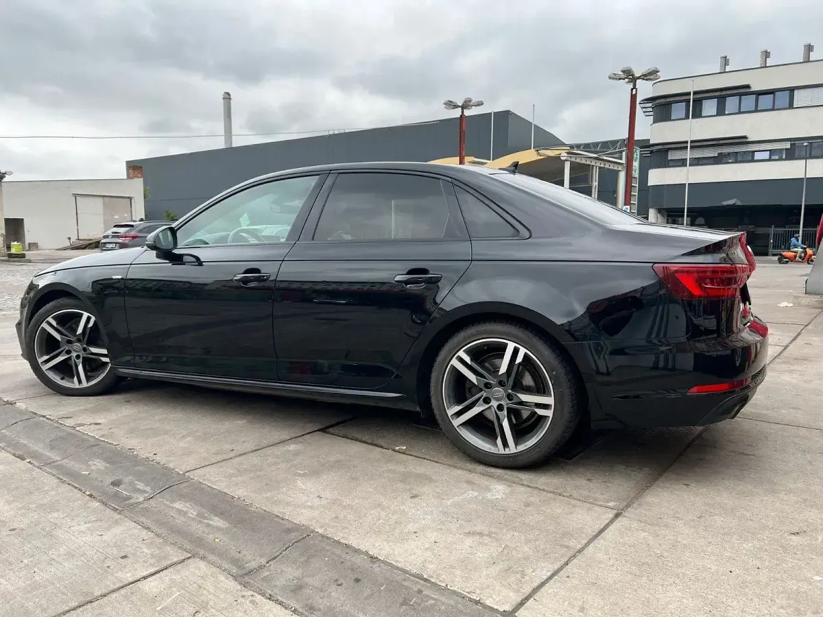 Gebraucht Audi A4 S-Line 150 PS (110 kW) 2018 Schwarz Limousine