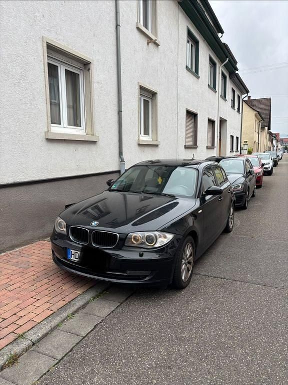 Schwarz Gebraucht 2009 BMW 116 Kleinwagen | 2.100 € (Superpreis) - Bild 1/4