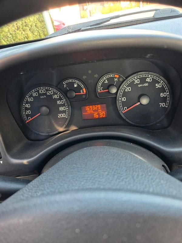 Gebraucht Fiat Punto 60 PS (44 kW) 2004 Silber Kleinwagen