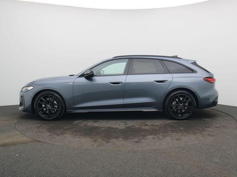 Gebraucht Audi A5 Ambiente 204 PS (150 kW) 2025 Horizontblau metallic Coupé