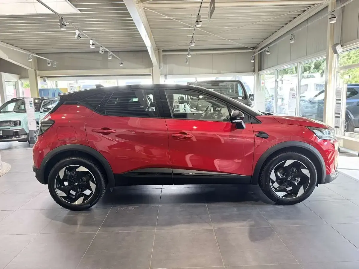 Gebraucht Renault Captur Techno 91 PS (66 kW) 2025 Dezirrot metallic, black pear SUV