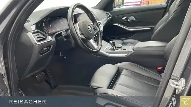Używany BMW 320 Advantage 190 KM (139 kW) 2022 Szary Sedan/Limuzyna