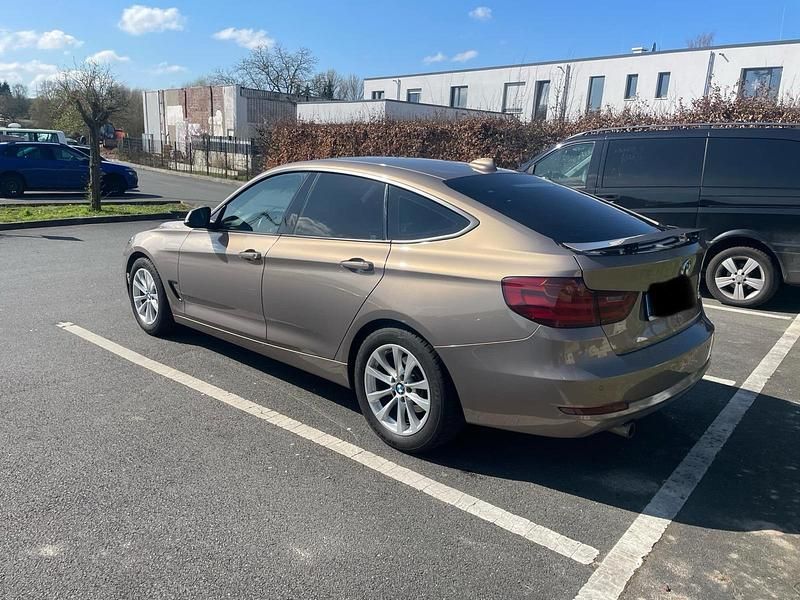Gebraucht BMW 318 Gran Turismo 143 PS (105 kW) 2015 Beige Limousine