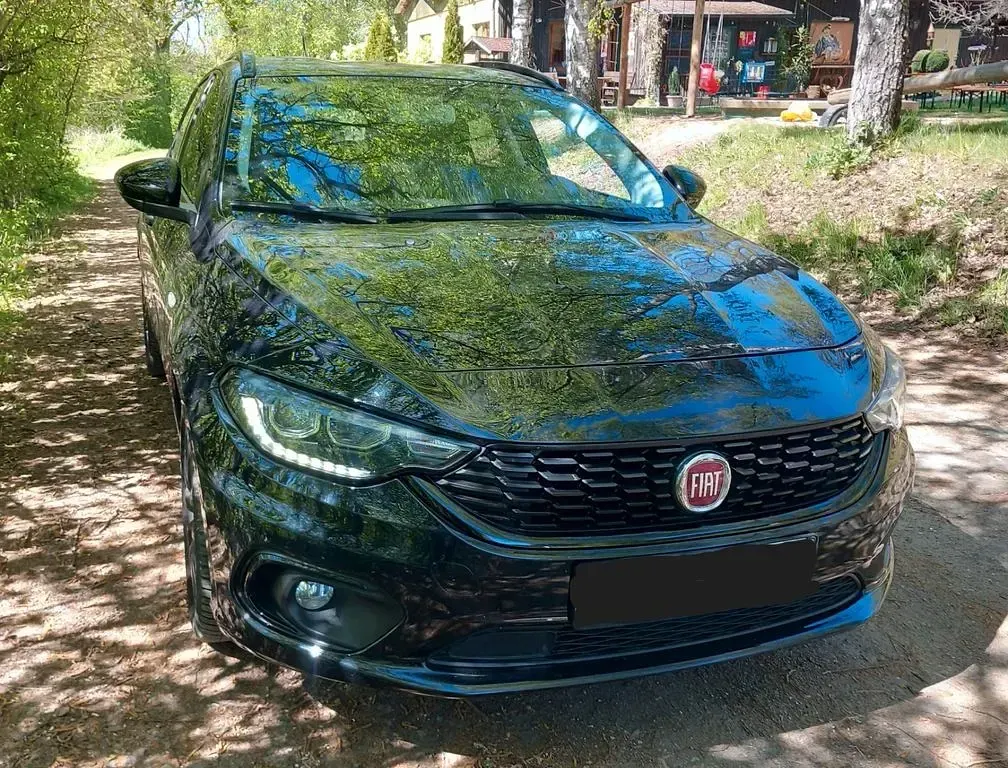 Gebraucht Fiat Tipo 120 PS (88 kW) 2018 Schwarz Limousine