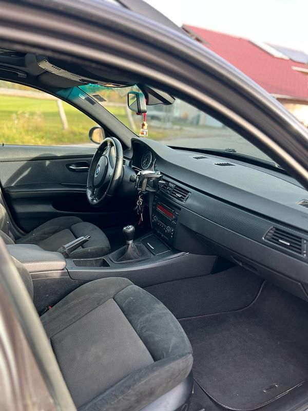 Gebraucht BMW 330 Shadowline 258 PS (189 kW) 2005 Grau Kombi