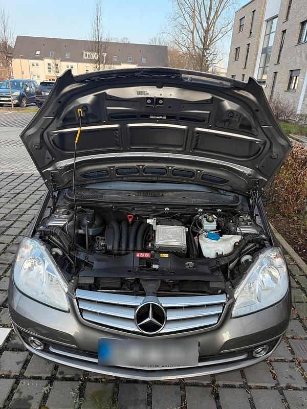 Gebraucht Mercedes A160 95 PS (69 kW) 2010 Grau Limousine