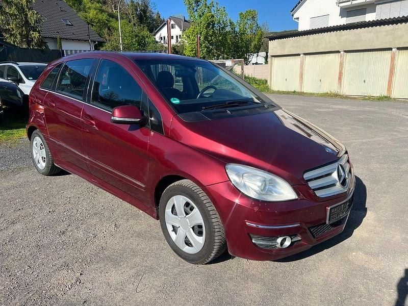 Gebraucht Mercedes B170 116 PS (85 kW) 2008 Rot Van / Kleinbus