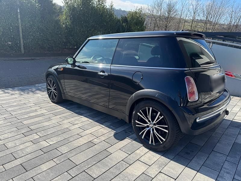 Second-hand Mini ONE 90 CP (66 kW) 2004 Negru Hatchback