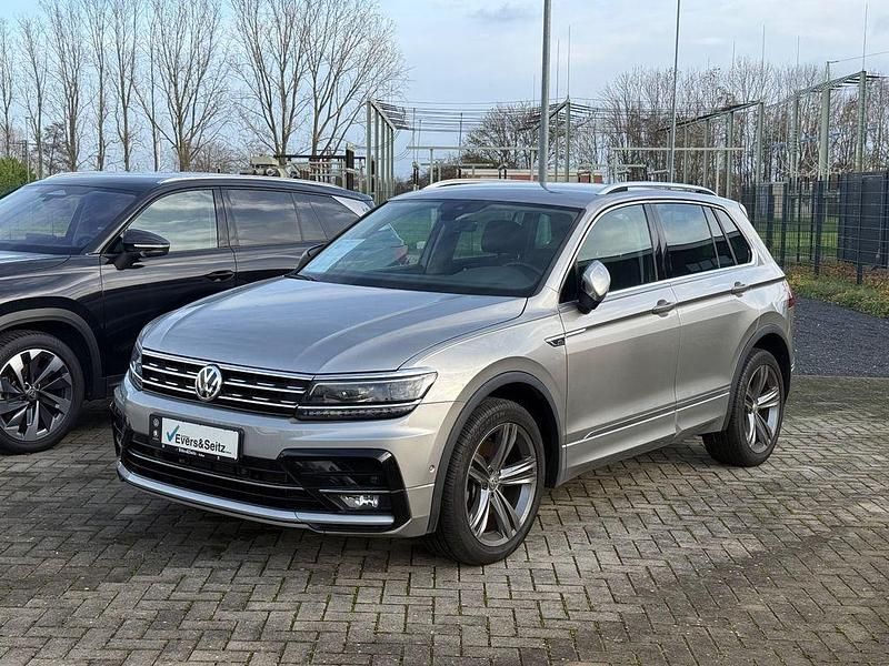 Silber Gebraucht 2019 VW Tiguan Highline SUV | 27.790 € (Etwas zu teuer) - Bild 1/4