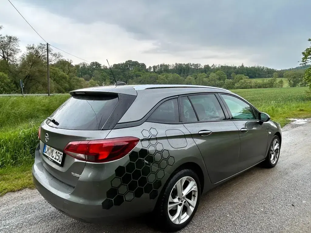 Używany Opel Astra 125 KM (91 kW) 2018 Szary Kombi