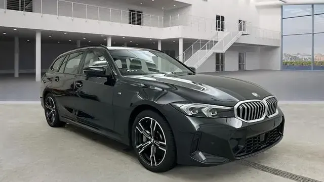 Gebraucht BMW 330 M Sport 245 PS (180 kW) 2025 Schwarz Kombi