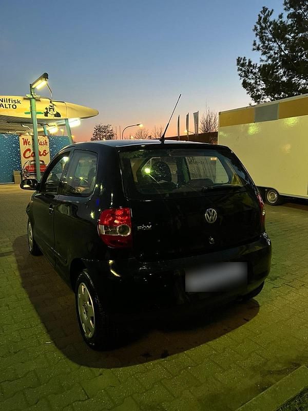 Second-hand VW Fox 55 CP (40 kW) 2009 Negru Hatchback