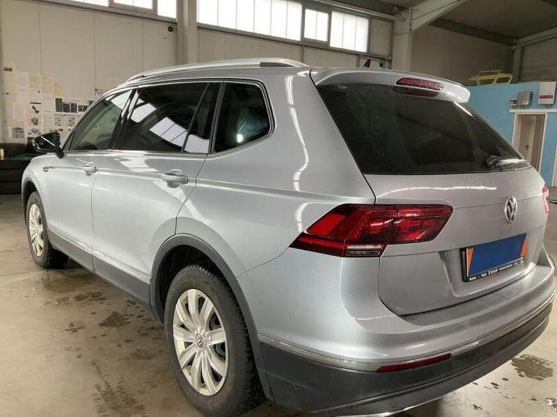 Gebraucht VW Tiguan Allspace Highline 150 PS (110 kW) 2021 Silber SUV