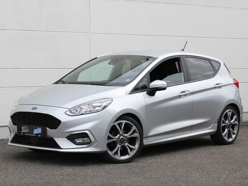 Silver metallic Gebraucht 2019 Ford Fiesta ST-Line Kleinwagen | 18.455 € (Teuer) - Bild 1/4