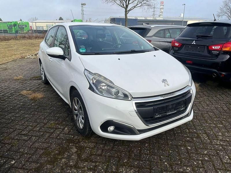 Gebraucht Peugeot 208 Active 82 PS (60 kW) 2015 Weiß Kleinwagen