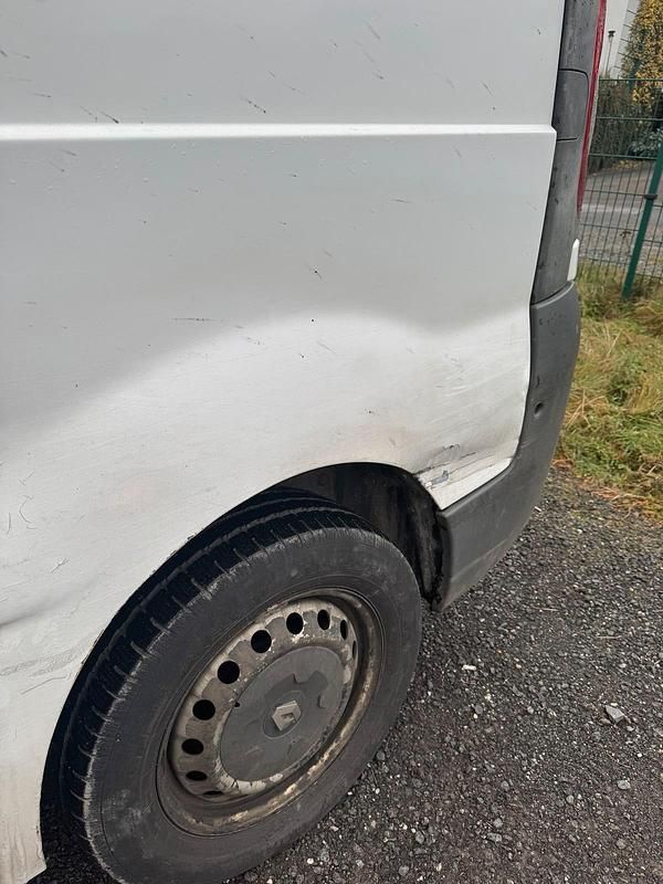 Gebraucht Renault Trafic 114 PS (83 kW) 2013 Weiß Van / Kleinbus