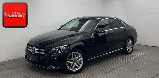 Obsidianschwarz (metallic) Gebraucht 2020 Mercedes C300e Avantgarde Limousine | 27.400 € (Guter Preis) - Bild 1/4