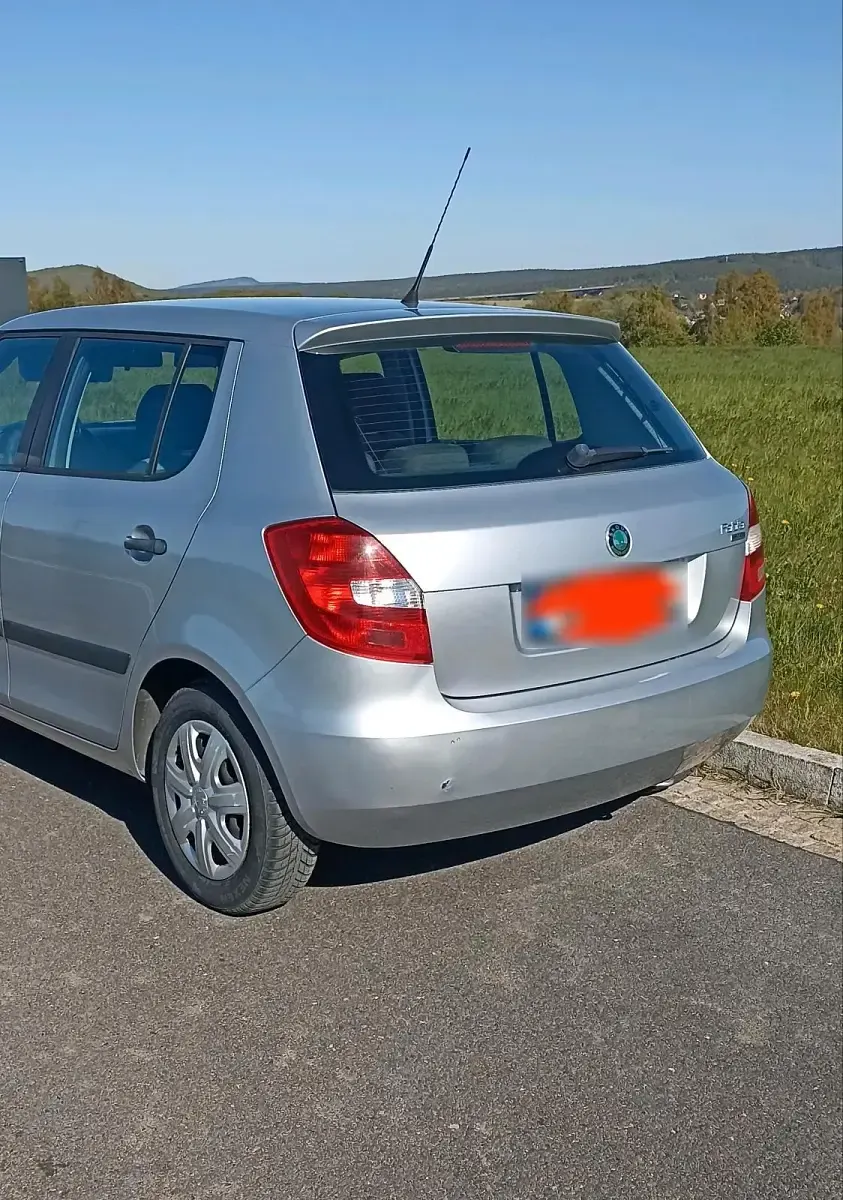 Second-hand Skoda Fabia 60 CP (44 kW) 2011 Argintiu Hatchback