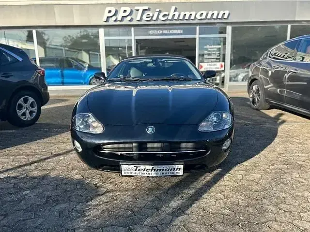 Używany Jaguar XK8 298 KM (219 kW) 2005 Czarny Kabriolet