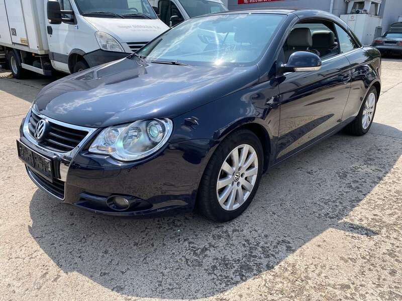 Mitternachtsblau metallic Gebraucht 2006 VW Eos Cabrio | 2.590 € (Superpreis) - Bild 1/4