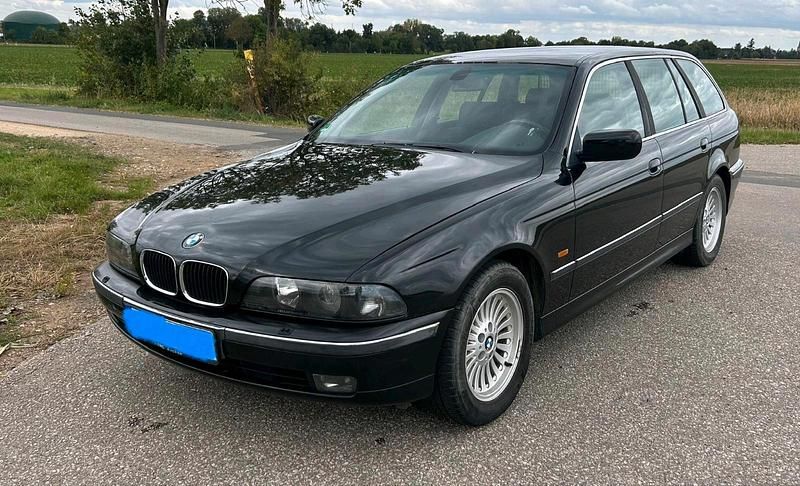 Schwarz Gebraucht 2000 BMW 520 Kombi | 2.000 € (Fairer Preis) - Bild 1/4