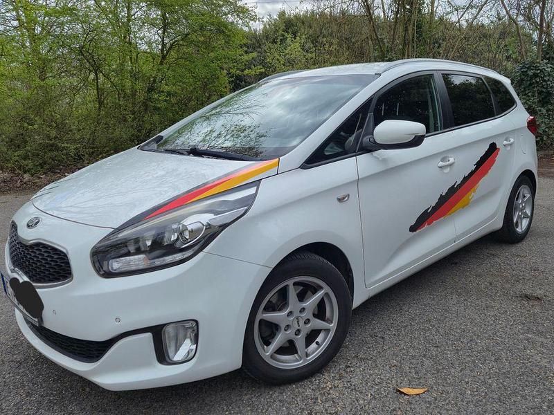 Gebraucht Kia Carens 135 PS (99 kW) 2014 Weiß Van / Kleinbus