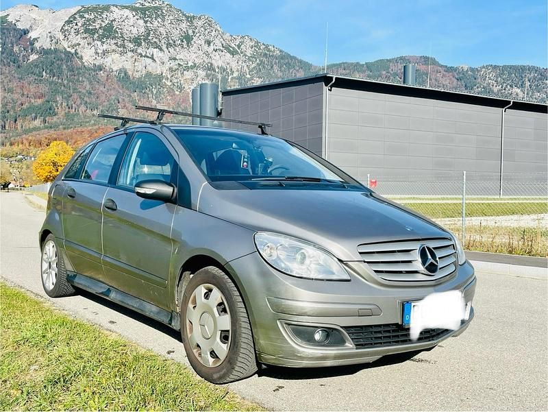 Silber Gebraucht 2008 Mercedes B200 Van / Kleinbus | 2.300 € (Superpreis) - Bild 1/4