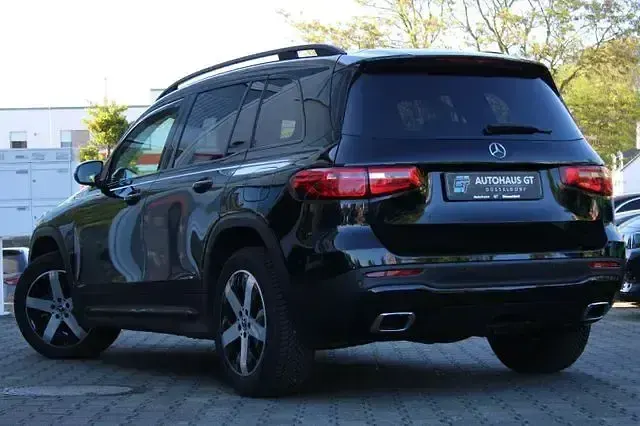 Gebraucht Mercedes GLB200 Night 150 PS (110 kW) 2021 Kosmosschwarz SUV