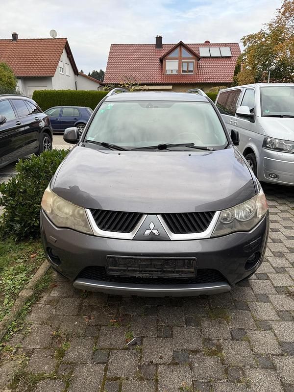 Grau Gebraucht 2008 Mitsubishi Outlander SUV | 2.500 € (Fairer Preis) - Bild 1/4