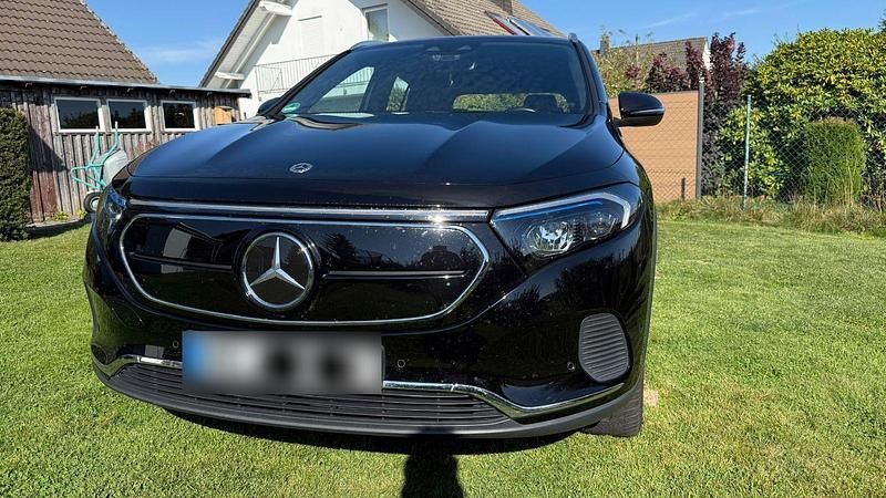 Gebraucht Mercedes EQA250 139 kW (190 PS) 2021 Schwarz SUV