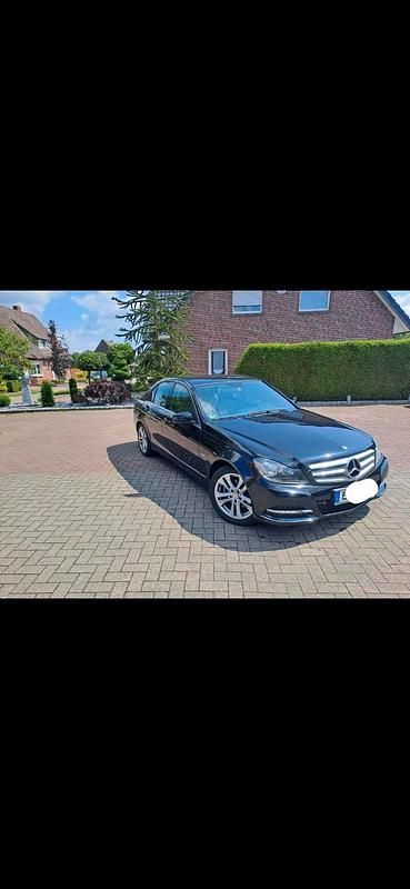 Schwarz Gebraucht 2012 Mercedes C220 Limousine | 8.000 € (Fairer Preis) - Bild 1/4