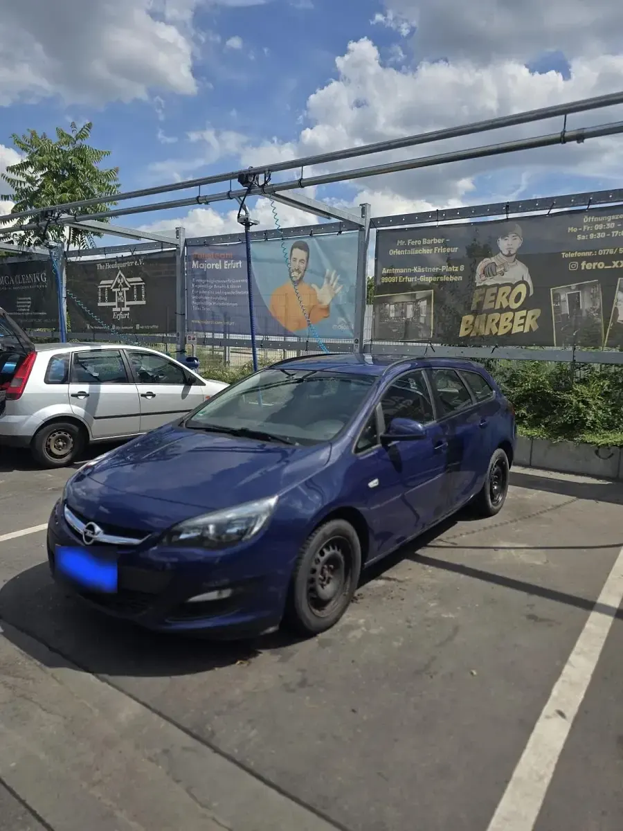 Gebraucht Opel Astra 100 PS (73 kW) 2013 Blau Kombi