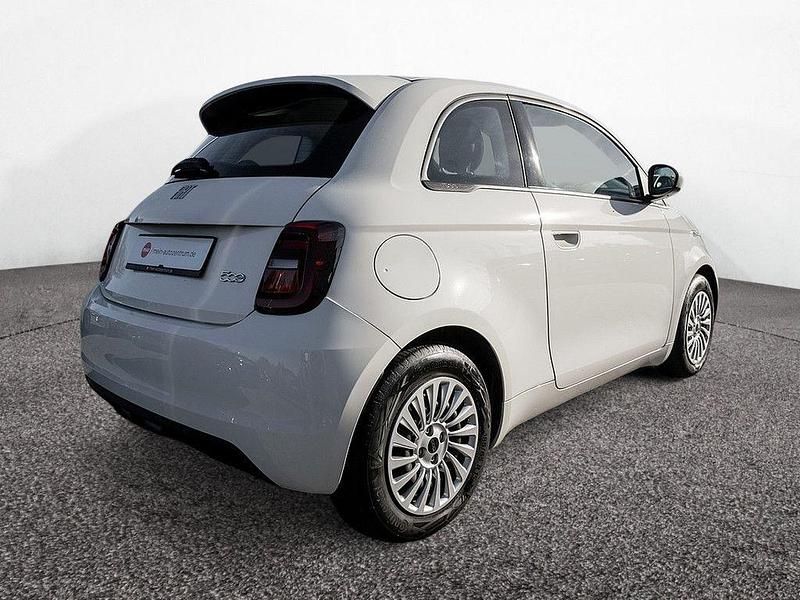 Gebraucht Fiat 500e Action 69 kW (95 PS) 2022 Weiß Limousine