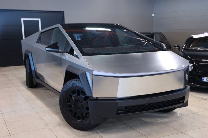 Gebraucht Tesla Cybertruck 2024 Silber Pickup