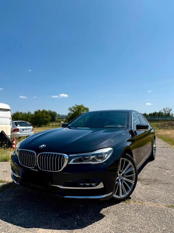 Schwarz Gebraucht 2017 BMW 740 Limousine | 32.999 € (Fairer Preis) - Bild 1/4
