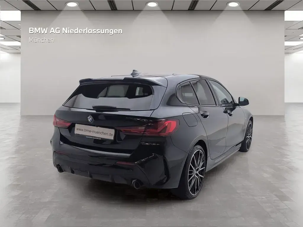Käytetty BMW 120 Performance 178 HP (130 kW) 2023 Musta Viistoperä