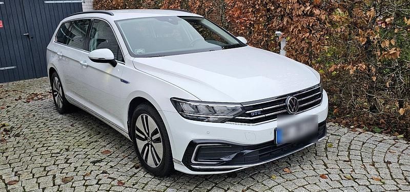 Weiß Gebraucht 2021 VW Passat GTE Kombi | 19.500 € (Guter Preis) - Bild 1/4