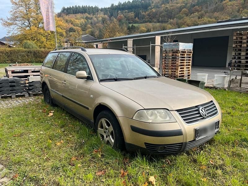 Gold Gebraucht 2003 VW Passat Kombi | 799 € (Superpreis) - Bild 1/4