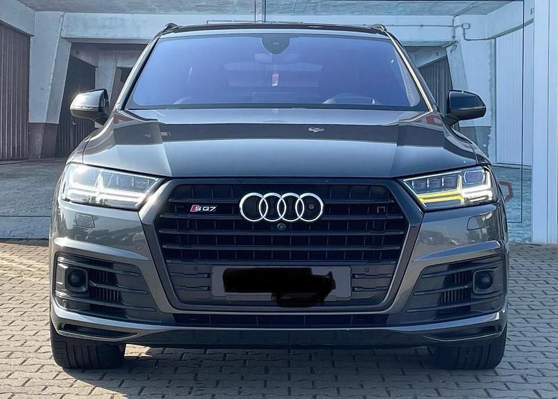 Grau Gebraucht 2018 Audi SQ7 Exclusive SUV | 42.000 € - Bild 1/4