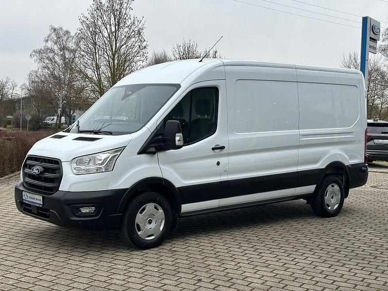 Gebraucht Ford Transit Trend 131 PS (96 kW) 2025 Weiß Van / Kleinbus