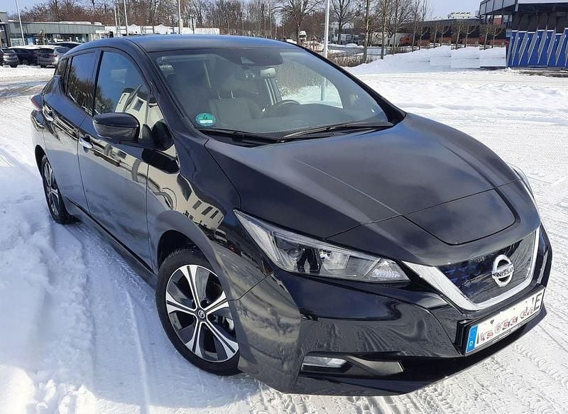Gebraucht Nissan Leaf N-Connecta 110 kW (150 PS) 2021 Schwarz Kleinwagen