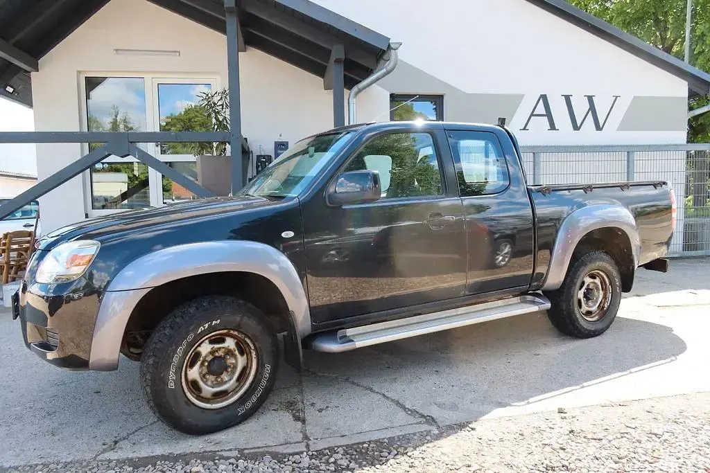 Używany Mazda BT-50 143 KM (105 kW) 2007 Czarny Pickup