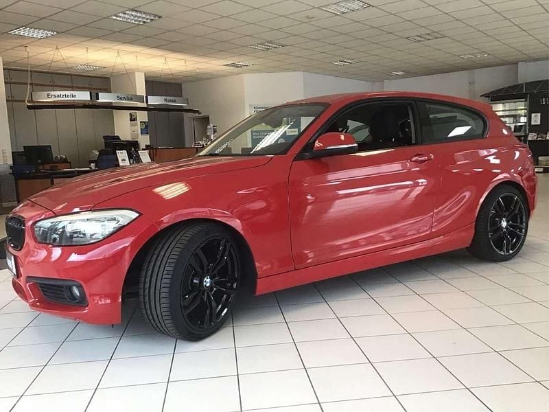 Karmesin rot Gebraucht 2016 BMW 116 Advantage Kleinwagen | 13.450 € (Teuer) - Bild 1/4
