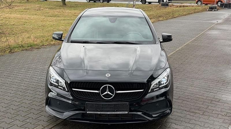 Gebraucht Mercedes CLA180 Shooting Brake AMG 109 PS (80 kW) 2017 Kosmosschwarz Kombi