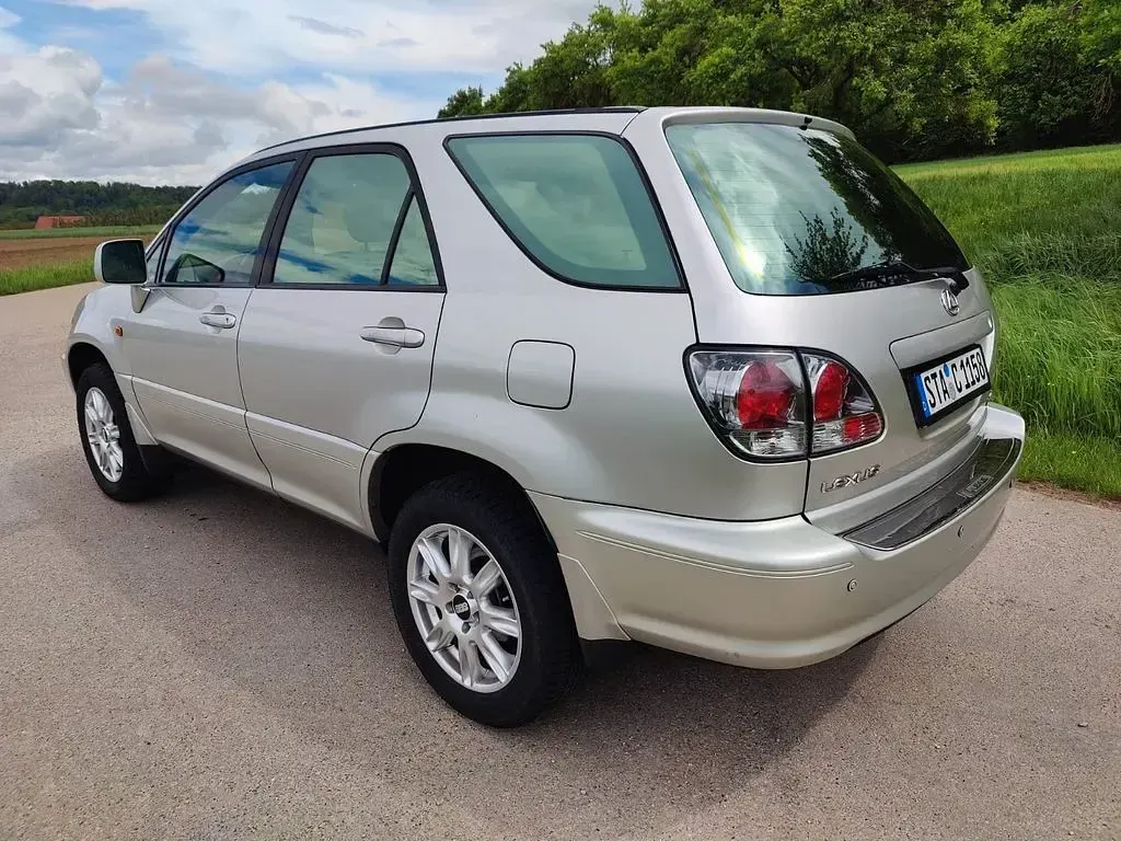 Gebraucht Lexus RX300 201 PS (147 kW) 2002 Silber SUV