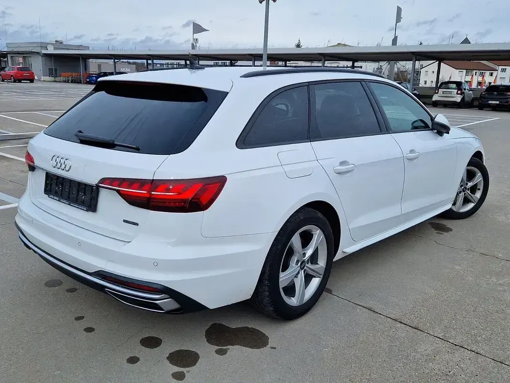 Gebraucht Audi A4 Sport 204 PS (150 kW) 2023 Weiß Kombi